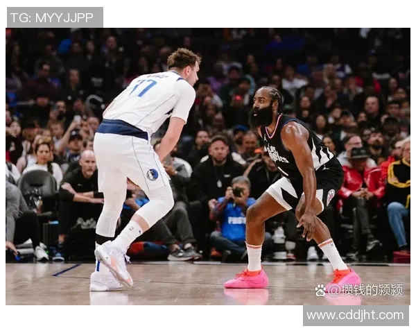 南京羽毛球队逆袭之路揭秘：从低谷到巅峰的奋斗与荣耀